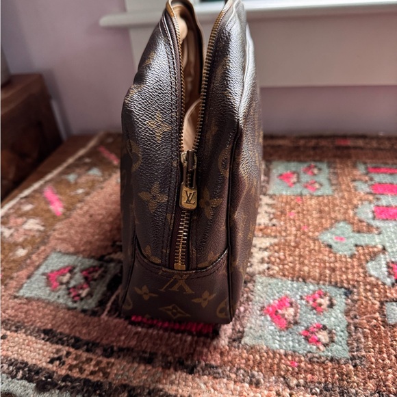 Louis Vuitton Monogram Toilette 28 cosmetic case - Picture 2 of 12